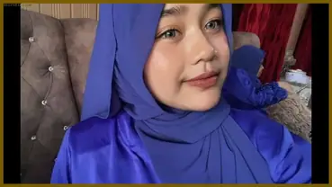 Mutia Cewek 18+ Jilbab Yang Sudah Jago Colmek Brutal poster